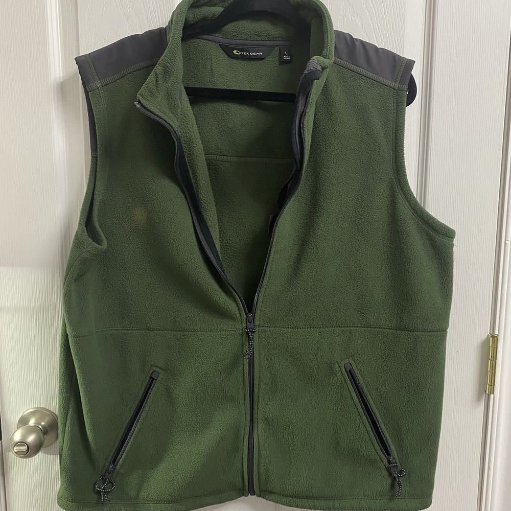 Tek Gear Vest Size L Mens Dark  Green Fleece Zip Front Vest Front &Inside Pocket